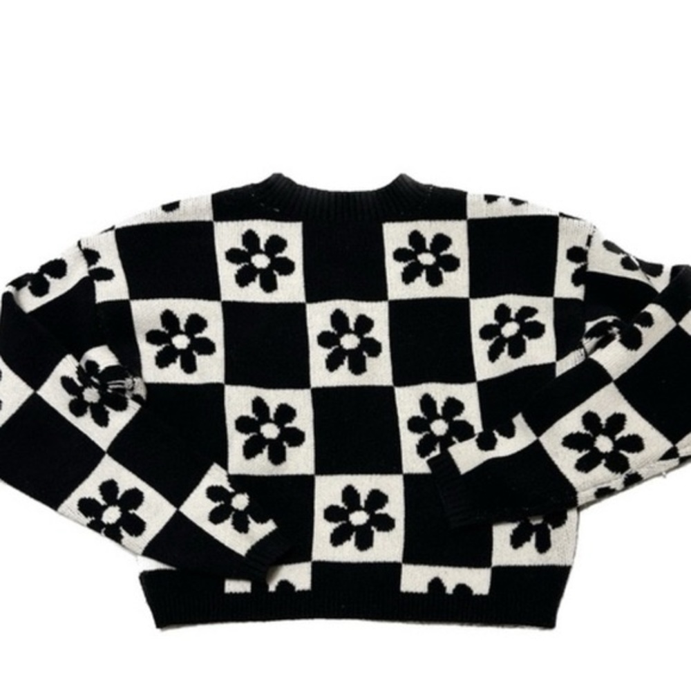 Hollister Size M Color Black and White made of cotton good condition